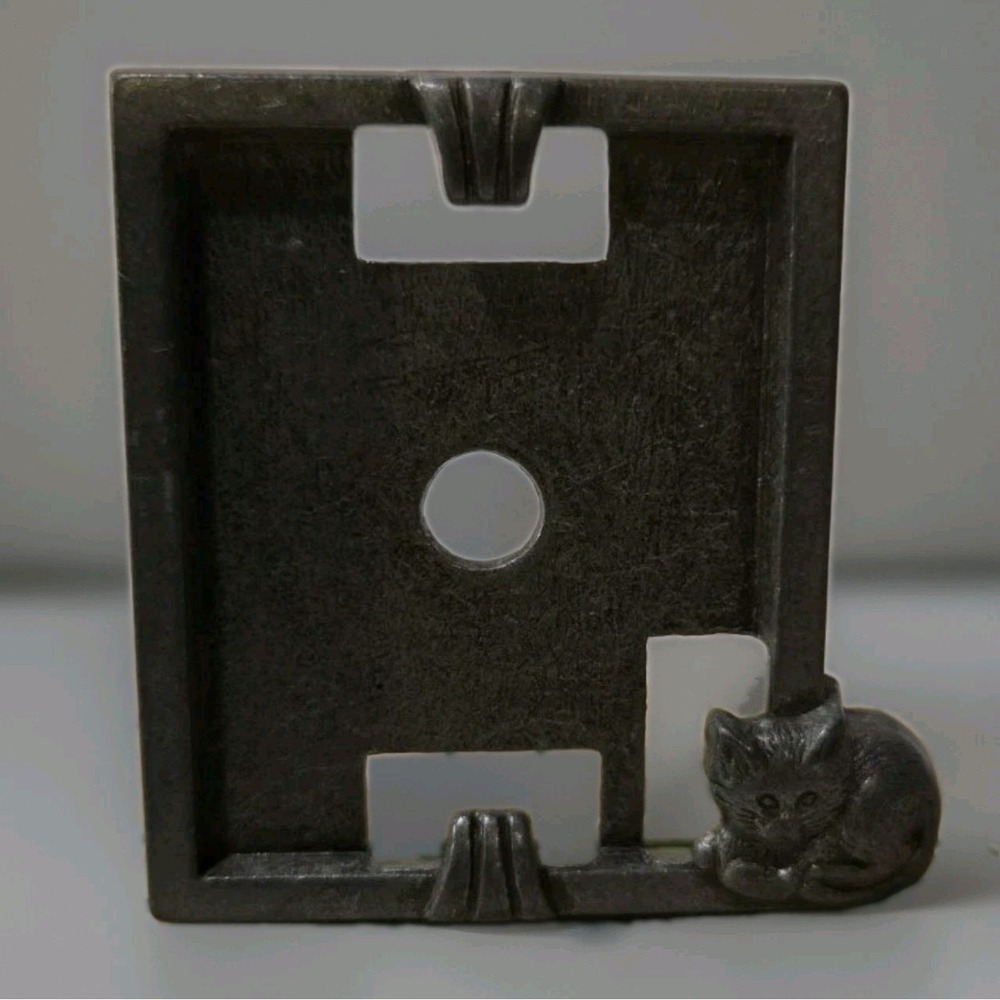 Vintage AML Pewter Cat Picture Frame Photo Holder Made in USA Miniature 2x2